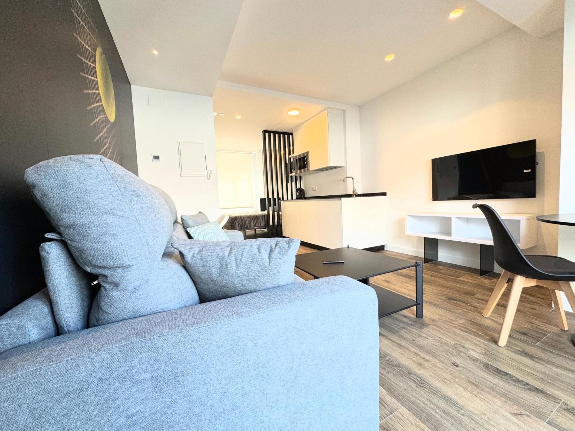 Apartamentos Turisticos Identia Sport Леон Екстериор снимка