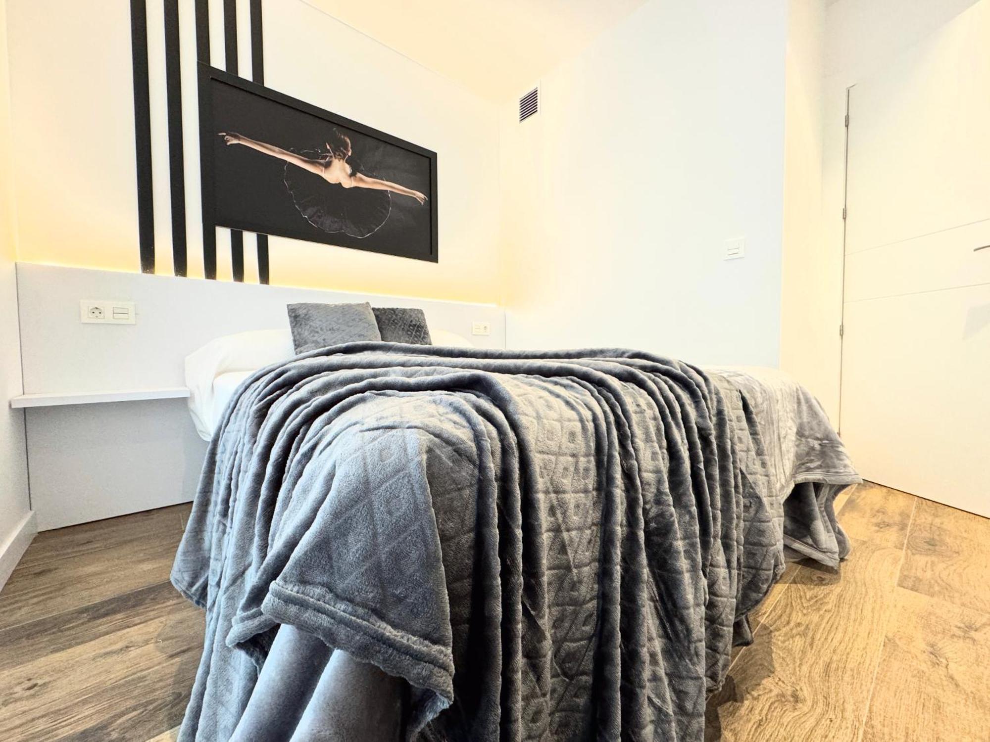 Apartamentos Turisticos Identia Sport Леон Екстериор снимка